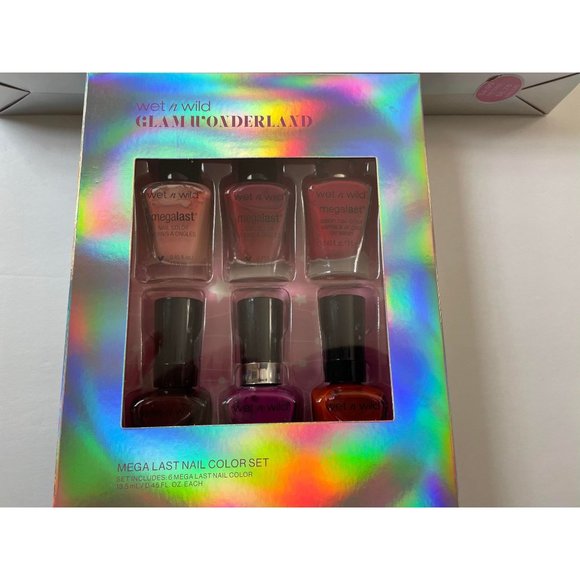 NWT- 3 Wet n Wild Gift Sets - Picture 2 of 6